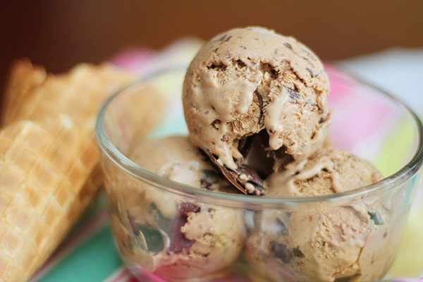 Easy Homemade Ice Cream: No Machine, Just 5 Simple Ingredients